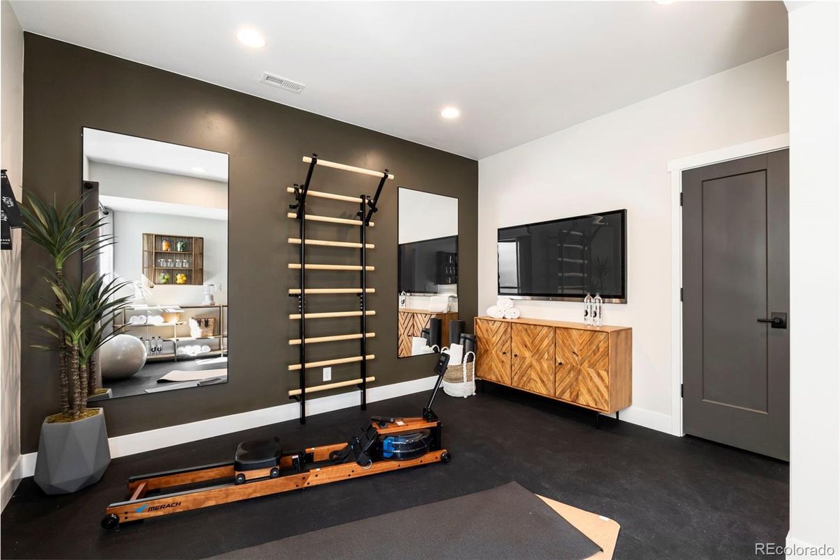 Fitness Equipment, Interior, Recessed Lighting