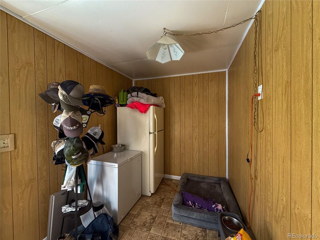 Interior, Washer, Wooden Walls