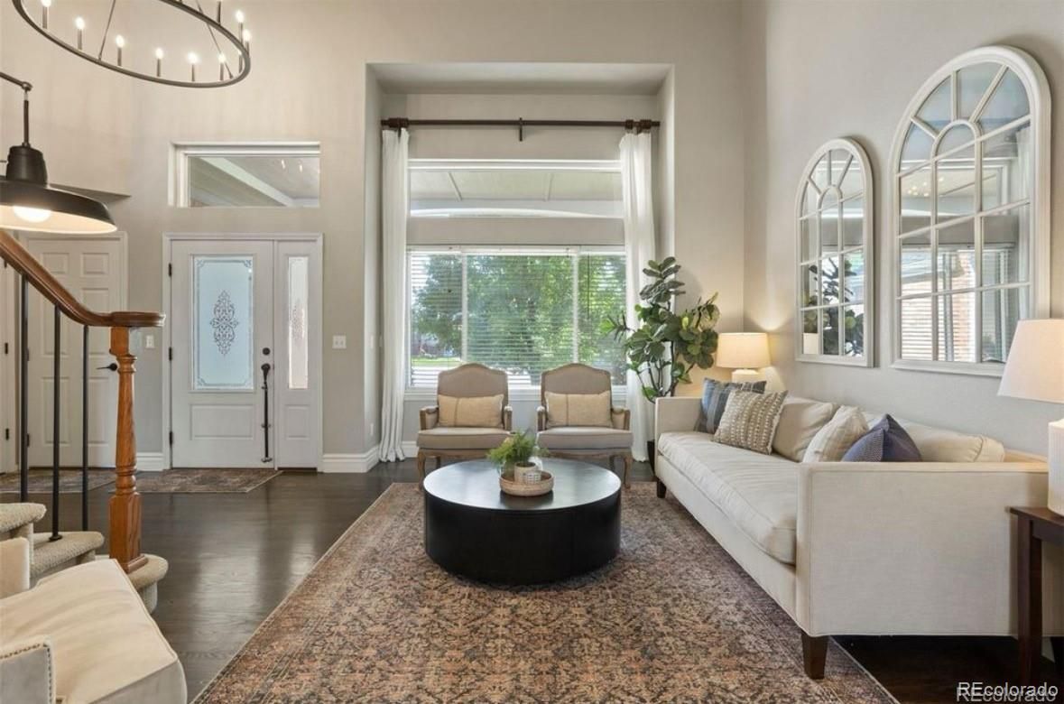 Interior, Living room, Pendant Lights, Wood Texture Flooring