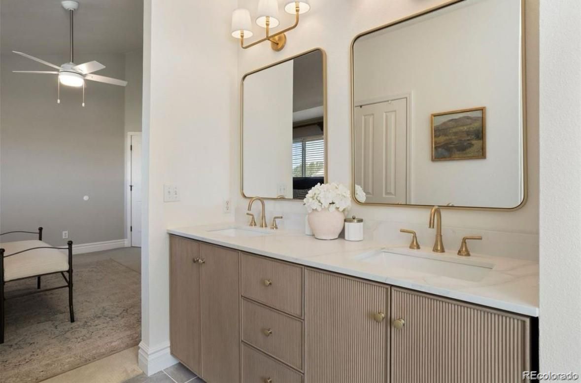 Bathroom, Dual Sink Vanities, Interior