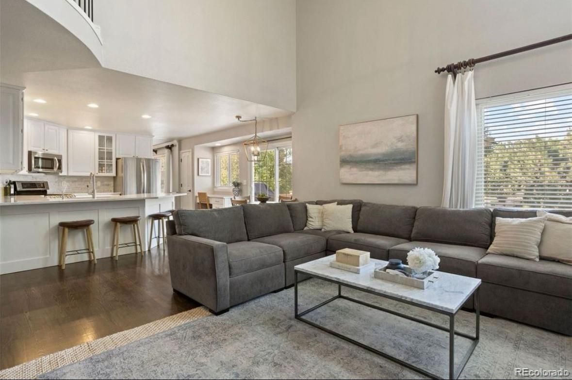 Dining room, Interior, Kitchen, Living room, Pendant Lights, Recessed Lighting, Stainless Steel Appliances, Wood Texture Flooring