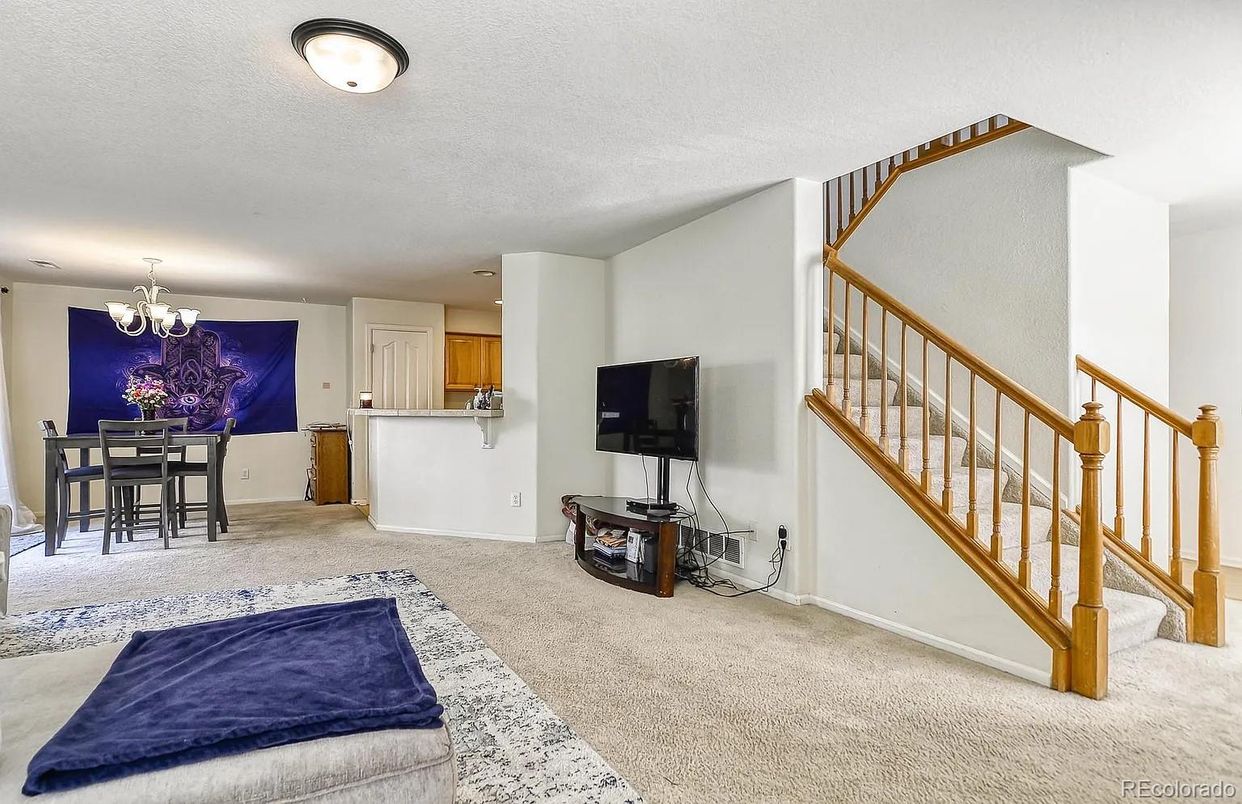 Chandelier, Interior