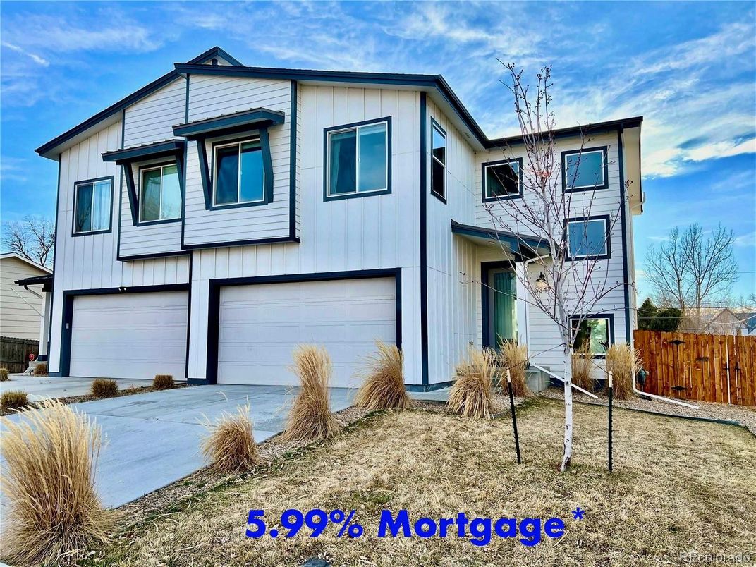 Attached, Exterior, Facade, Farmhouse