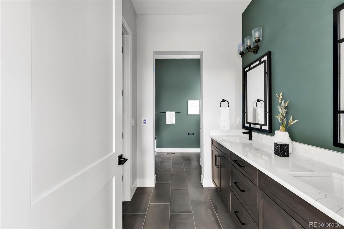 Bathroom, Dual Sink Vanities, Interior