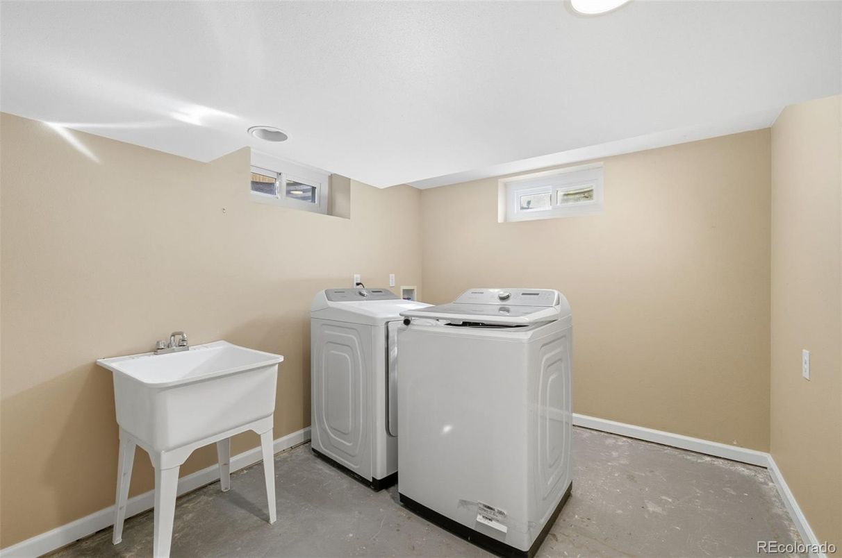 Interior, Recessed Lighting, Washer