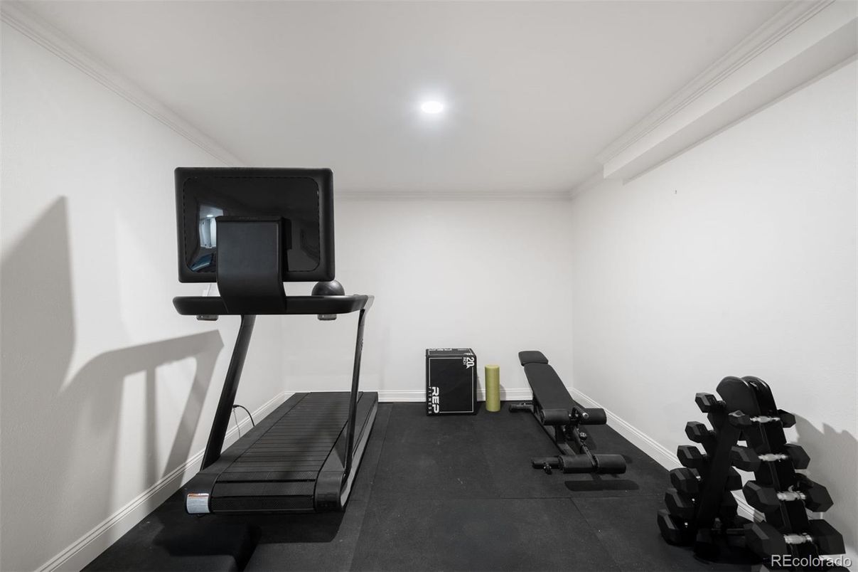 Fitness Equipment, Interior, Recessed Lighting