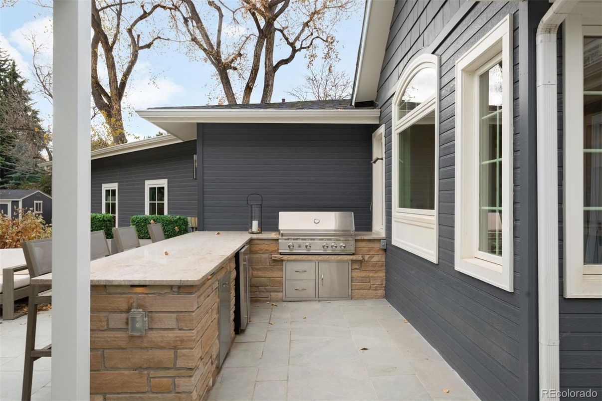 Exterior, Outdoor Kitchen