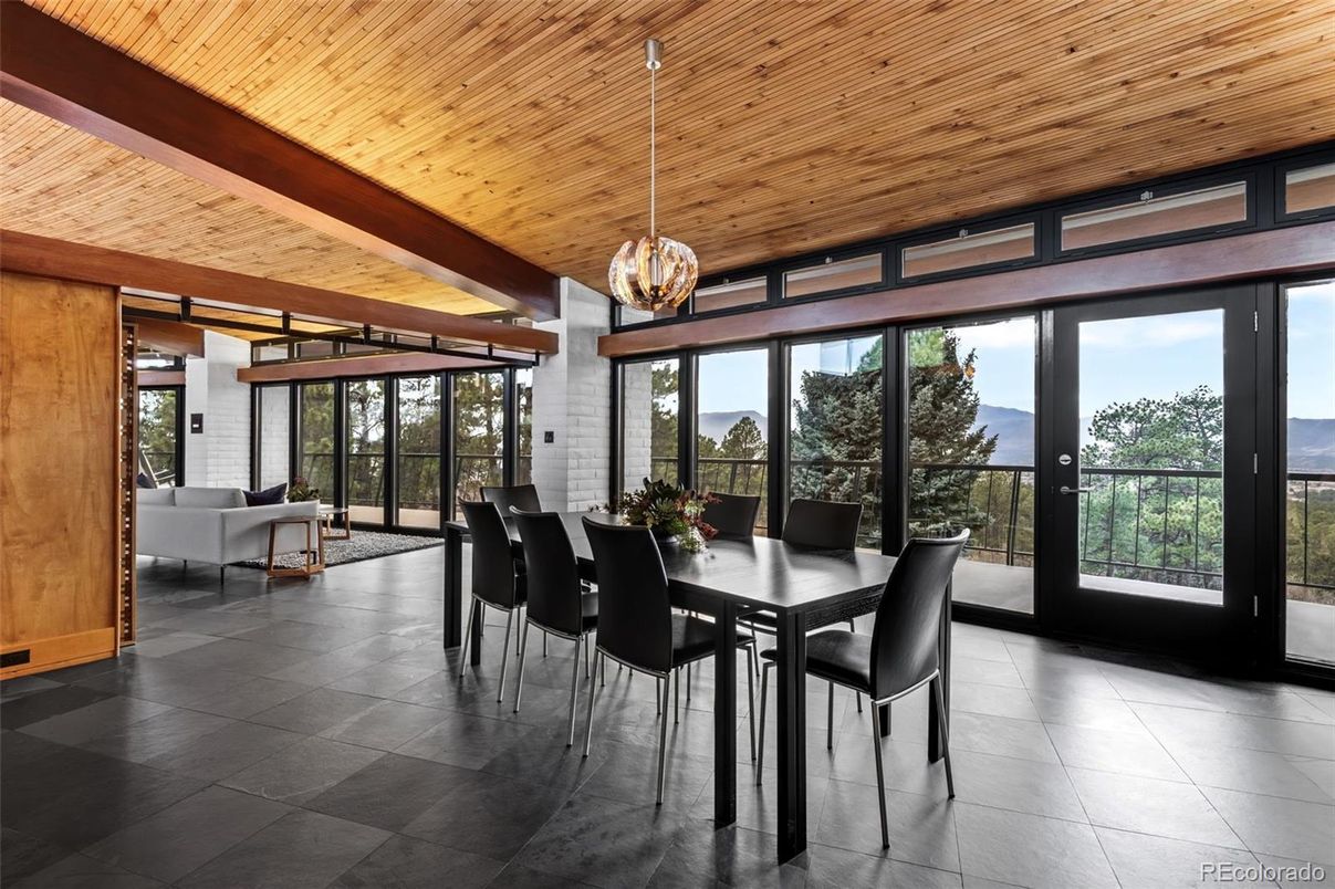 Dining room, Interior, Pendant Lights, Wooden Beams, Wooden Ceilings
