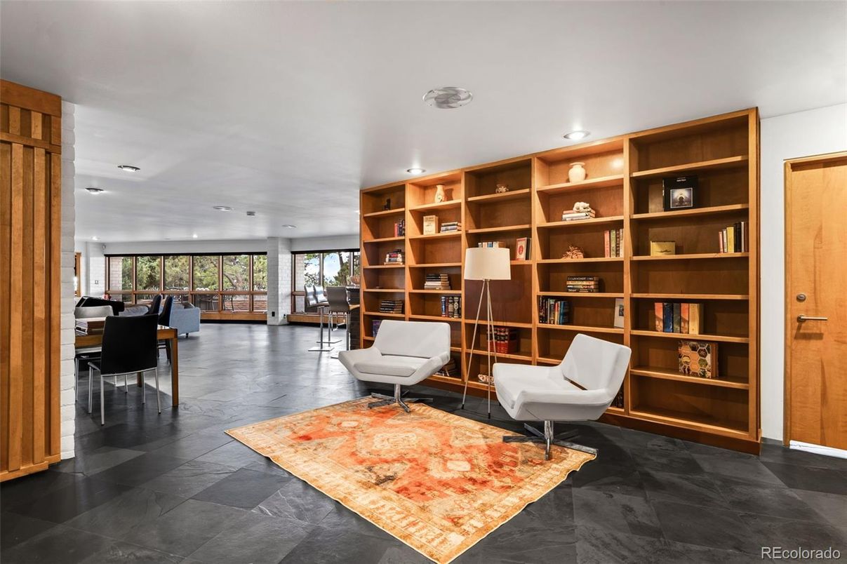 Dining room, Interior, Recessed Lighting