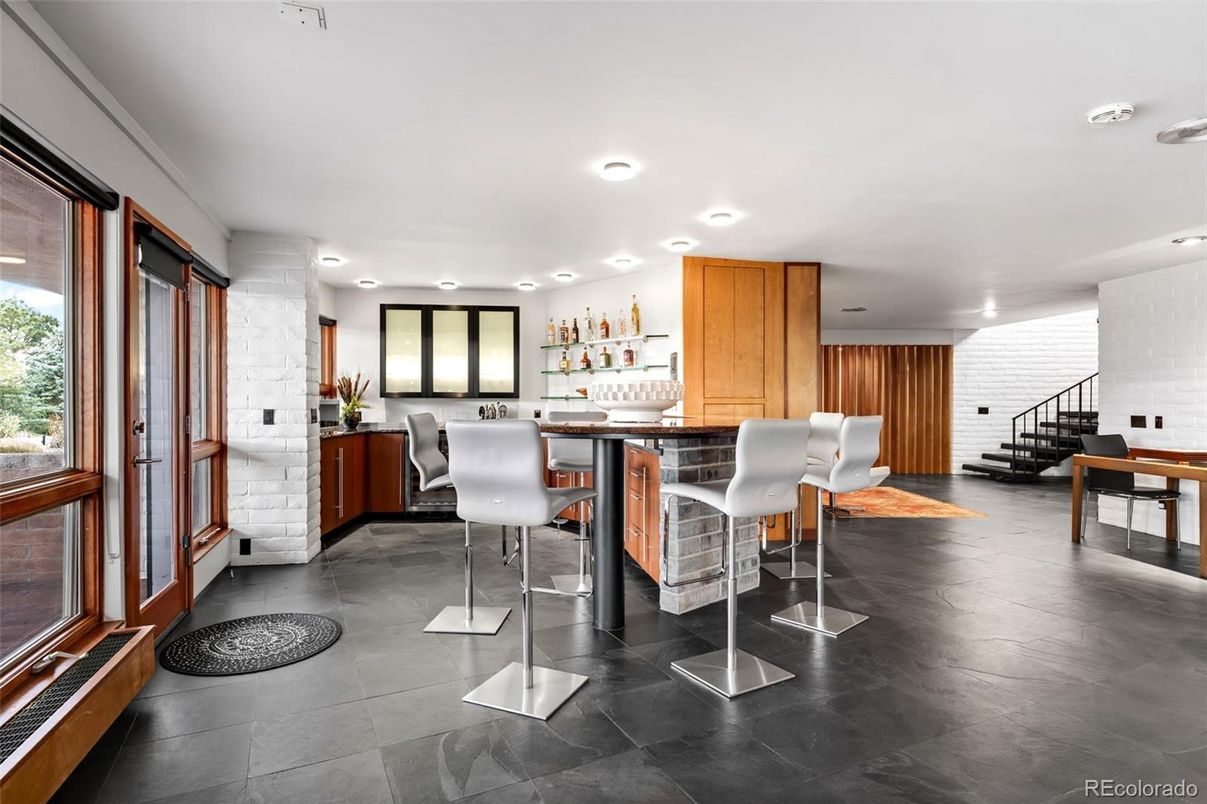 Dining room, Interior, Recessed Lighting