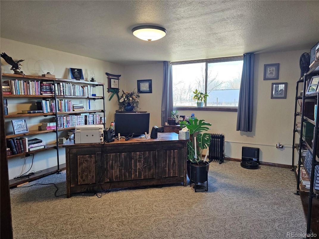 Home Office, Interior