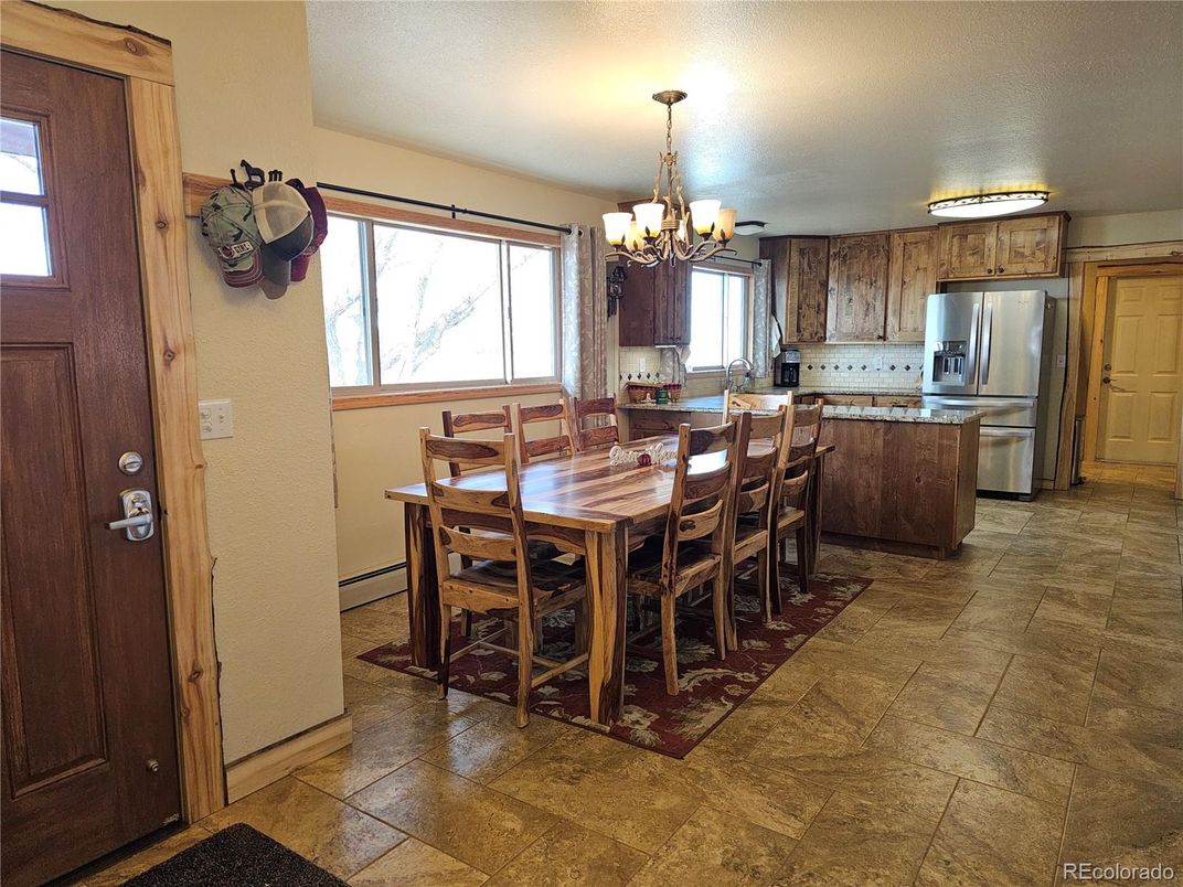 Chandelier, Dining room, Interior, Kitchen, Stainless Steel Appliances