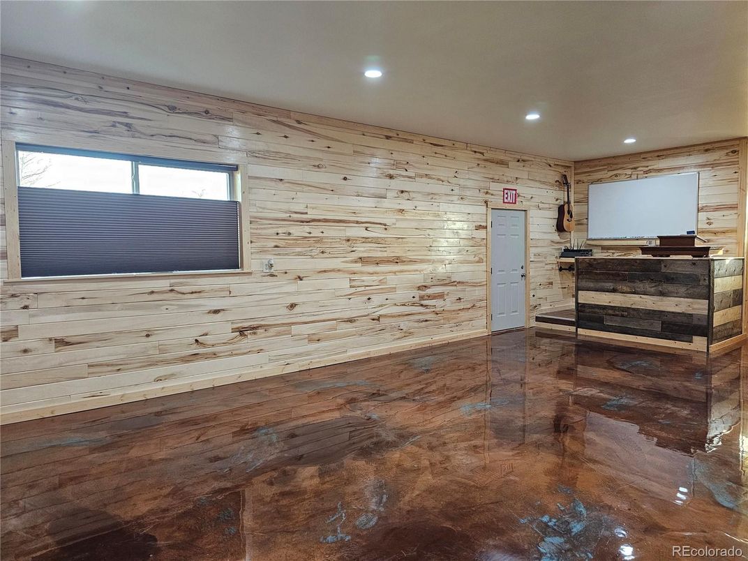 Empty room, Interior, Recessed Lighting, Wood Texture Flooring, Wooden Walls