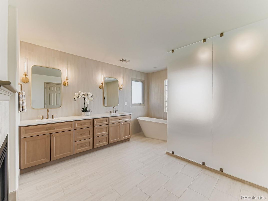 Bathroom, Dual Sink Vanities, Free Standing Baths, Interior