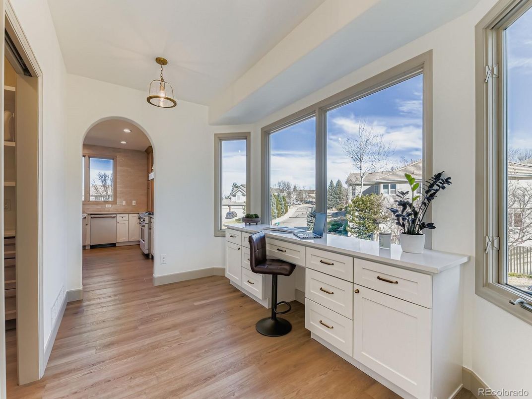 Interior, Pendant Lights, Recessed Lighting, Wood Texture Flooring