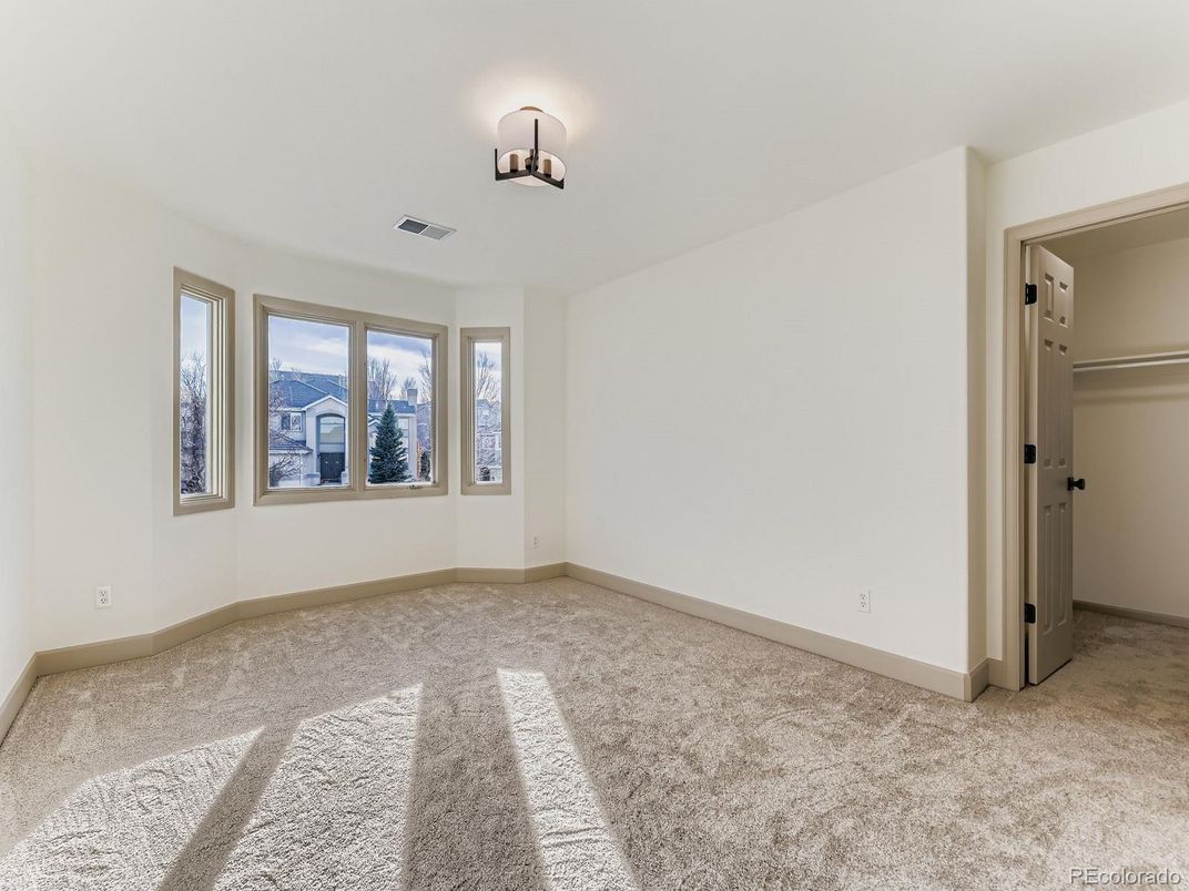 Chandelier, Empty room, Interior