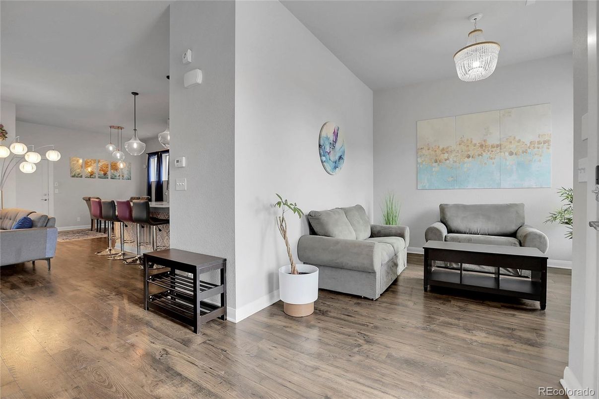 Chandelier, Dining room, Interior, Living room, Pendant Lights, Wood Texture Flooring