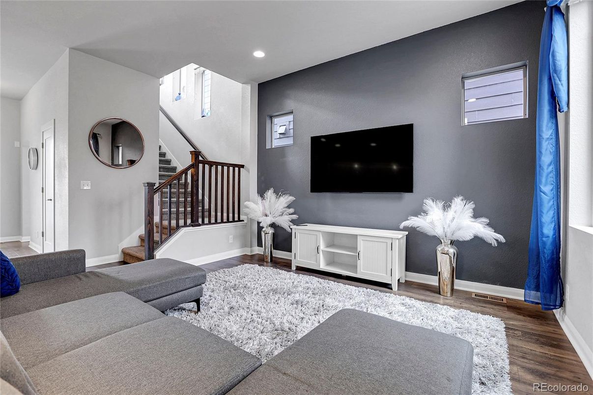 Interior, Living room, Recessed Lighting, Wood Texture Flooring