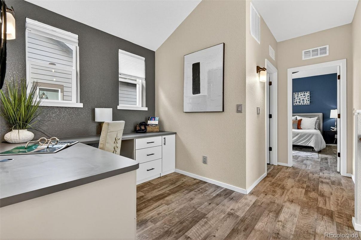 Bedroom, Home Office, Interior, Wood Texture Flooring