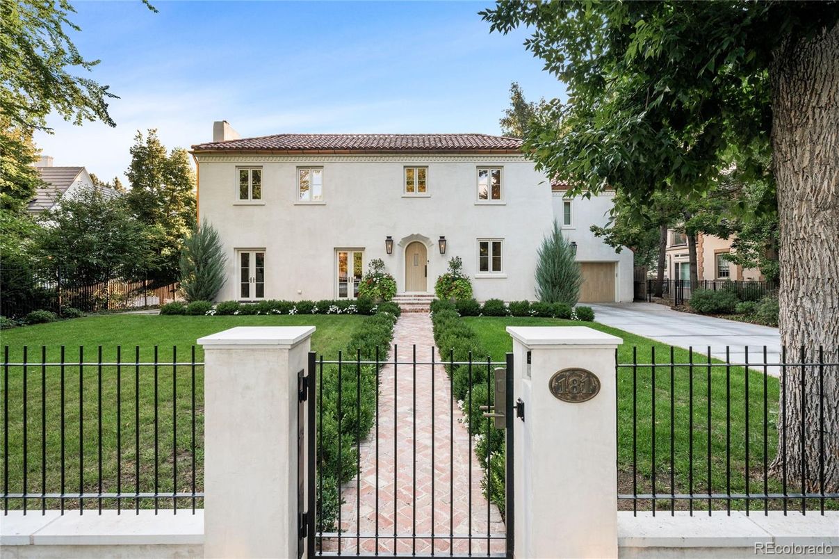 Backyard, Exterior, Facade, Mediterranean