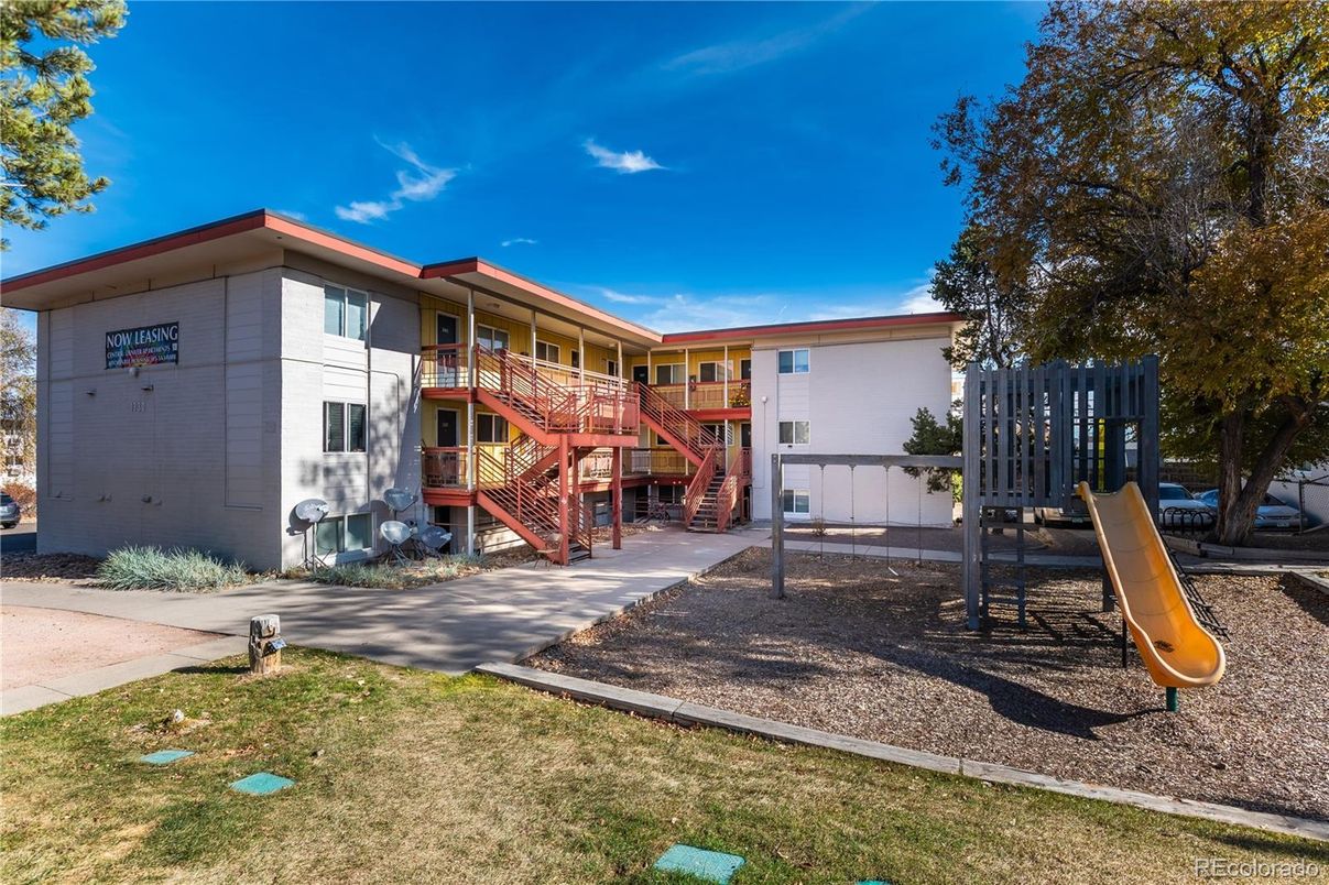 Backyard, Exterior, Playground