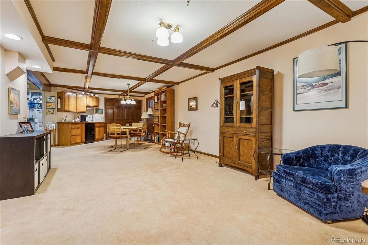 Dining room, Interior, Kitchen, Pendant Lights, Recessed Lighting, Wooden Beams