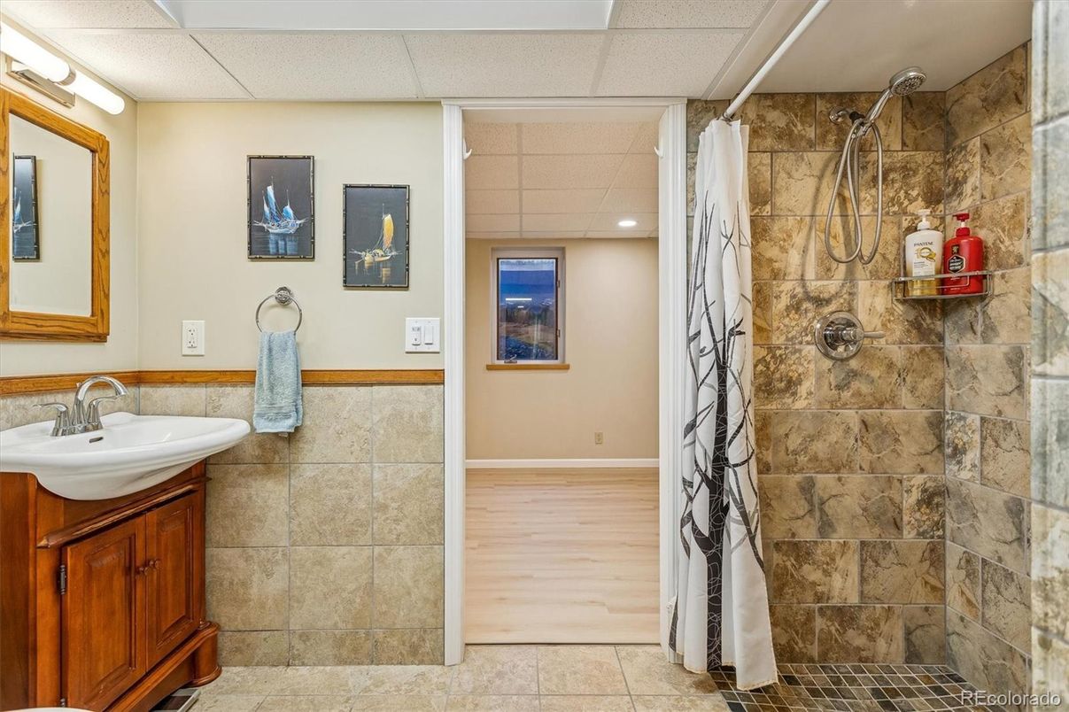 Bathroom, Interior, Recessed Lighting, Wood Texture Flooring