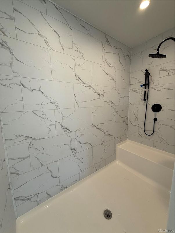 Bathroom, Interior, Marble Walls, Recessed Lighting
