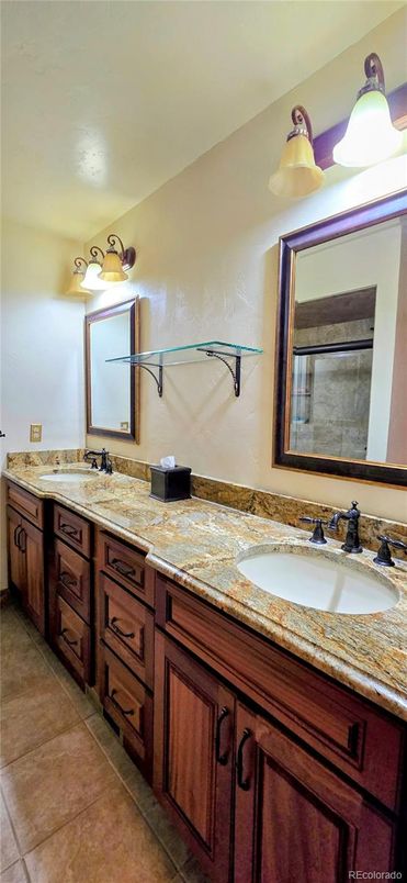 Bathroom, Dual Sink Vanities, Interior