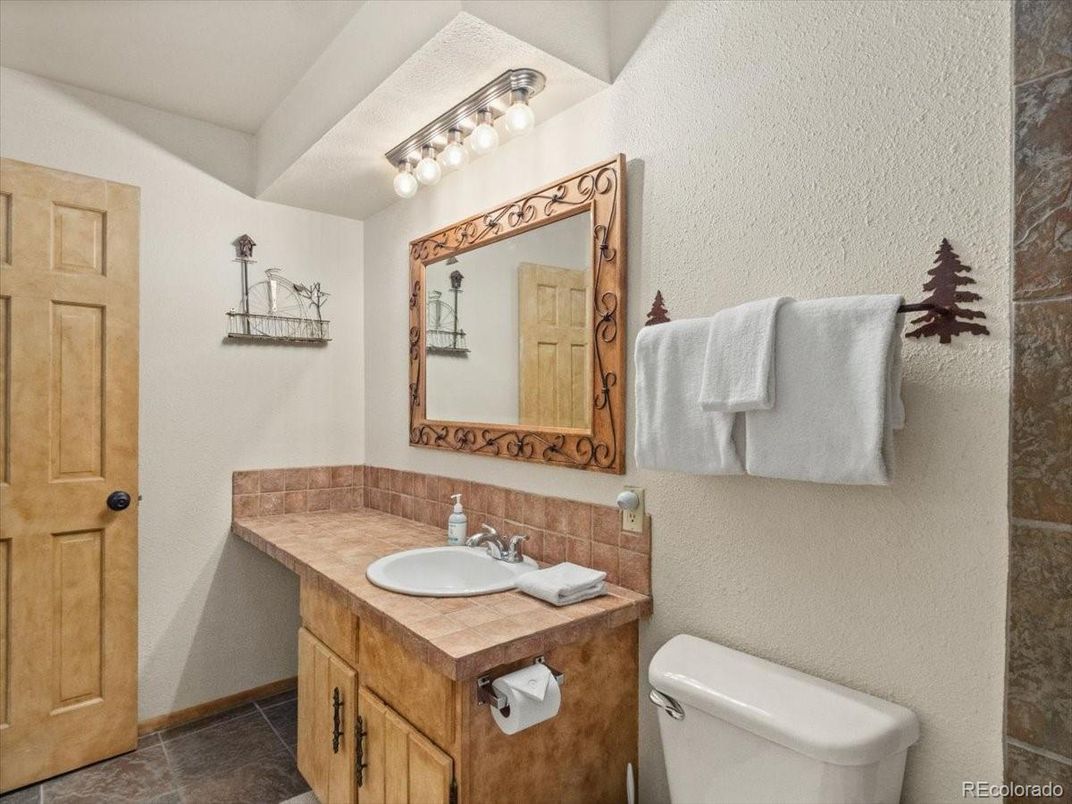 Bathroom, Interior, Tile Countertops