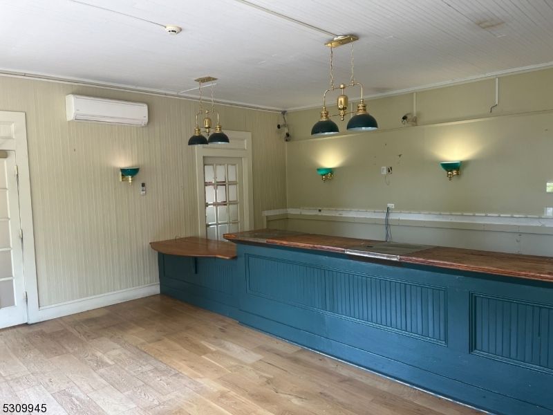 Interior, Pendant Lights, Wood Texture Flooring