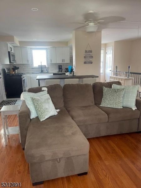 Interior, Kitchen, Living room, Recessed Lighting, Wood Texture Flooring