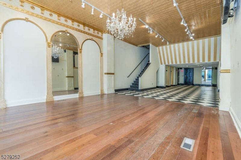 Chandelier, Empty room, Interior, Wood Texture Flooring