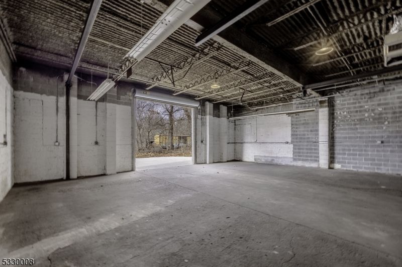 Garage, Interior, Stone Walls