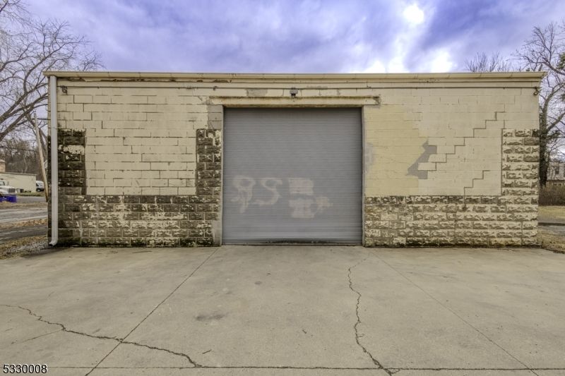 Detached Garage, Exterior