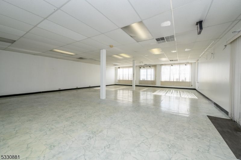 Empty room, Interior, Marble, Recessed Lighting