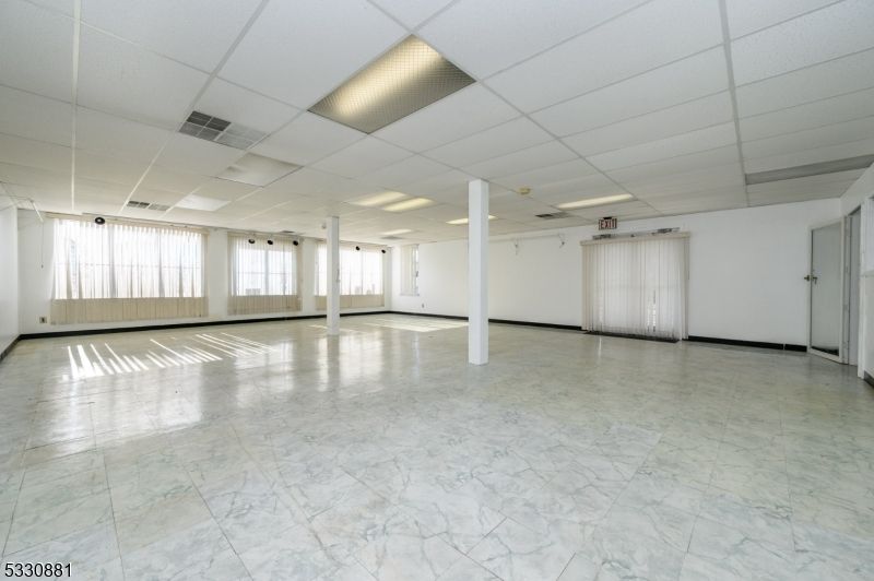 Empty room, Interior, Marble, Recessed Lighting