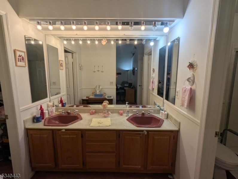 Bathroom, Dual Sink Vanities, Interior