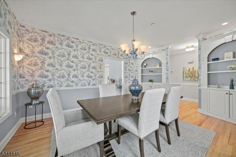 Chandelier, Dining room, Interior, Recessed Lighting, Wood Texture Flooring