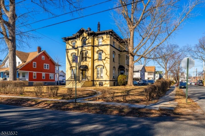 Exterior, Facade, Queen Anne Victorian
