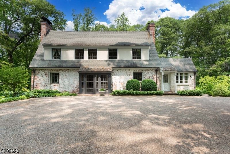 Exterior, Facade, Cape Cod