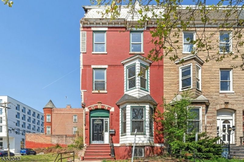 Exterior, Facade, Brick Facade, Rowhouse