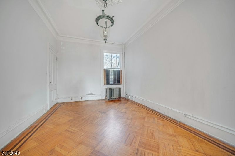 Empty room, Interior, Pendant Lights, Wood Texture Flooring