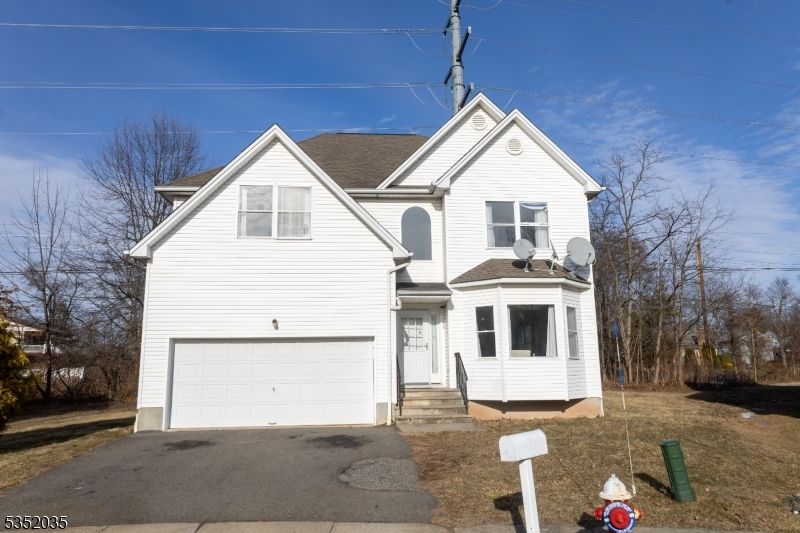 Attached, Exterior, Facade, Farmhouse