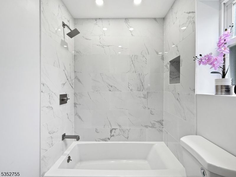 Bathroom, Interior, Marble Walls, Recessed Lighting
