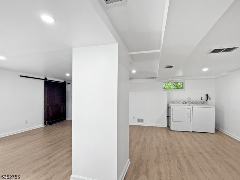 Interior, Recessed Lighting, Washer, Wood Texture Flooring