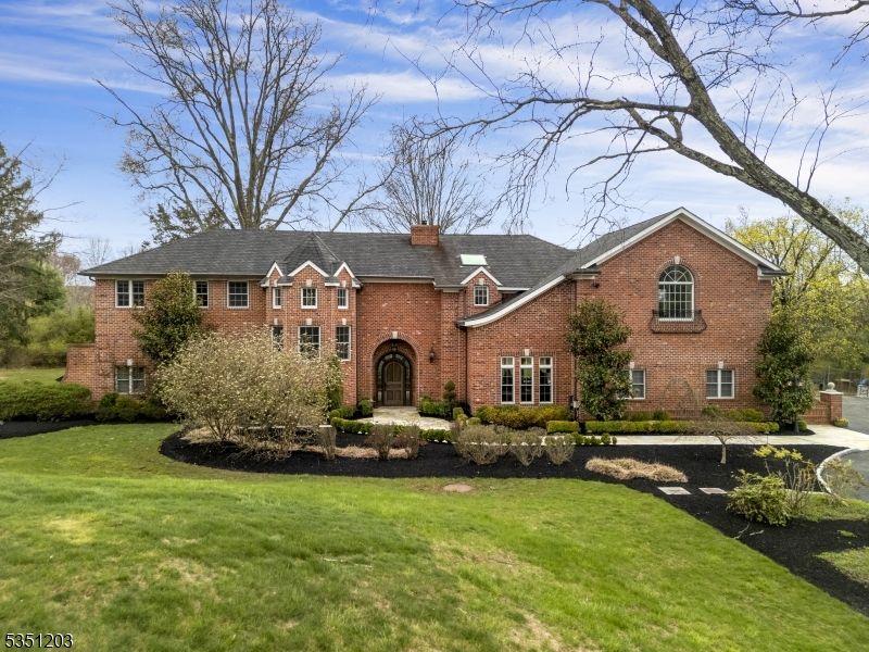 Backyard, Exterior, Facade, Brick Facade, Brick Traditional