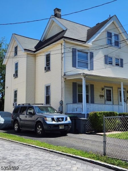 Exterior, Facade, Queen Anne Victorian