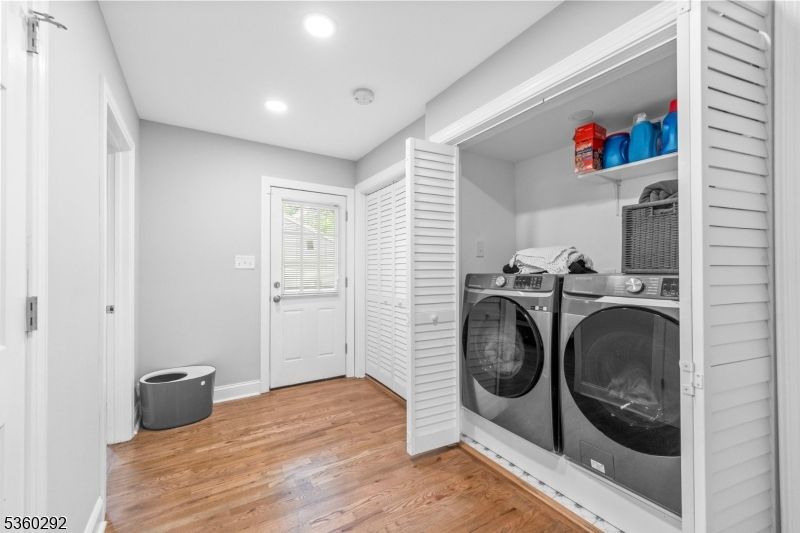 Interior, Recessed Lighting, Utility Closets, Washer, Wood Texture Flooring