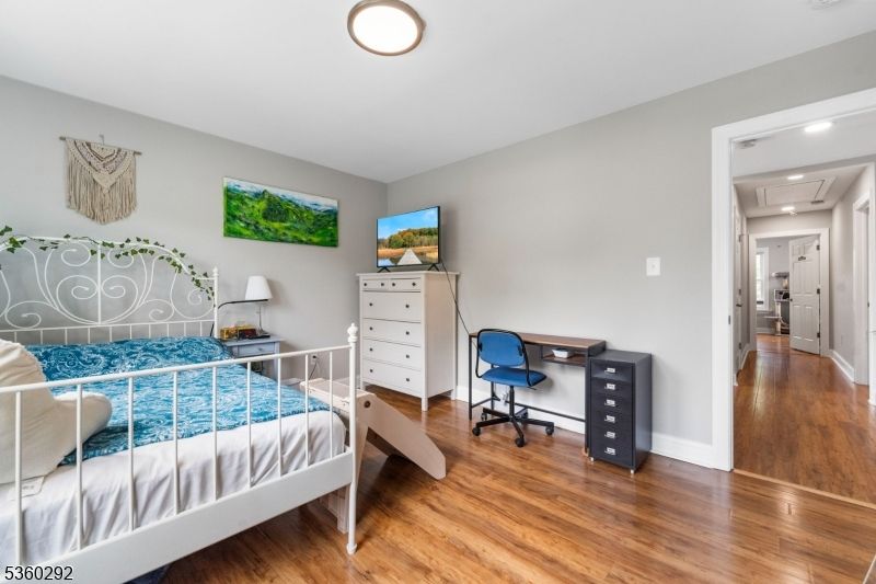 Bedroom, Home Office, Interior, Recessed Lighting, Wood Texture Flooring